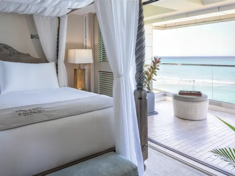ESPACIO THE JEWEL OF WAIKIKI