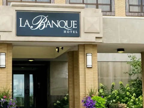 La Banque Hotel