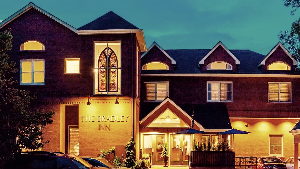 The Bradley Boulder Inn