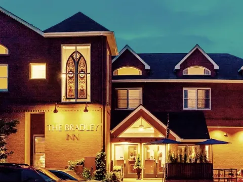 The Bradley Boulder Inn
