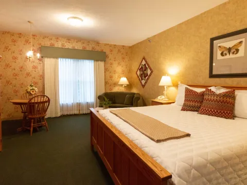Essenhaus Inn & Conf. Center