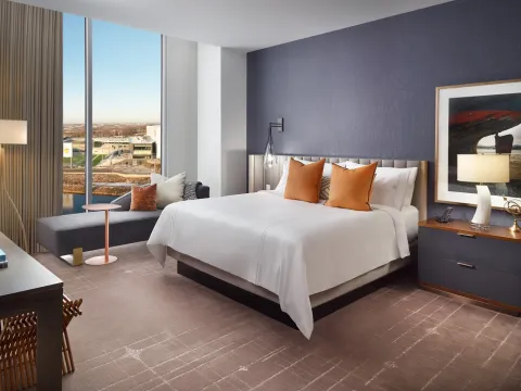 Omni Viking Lakes